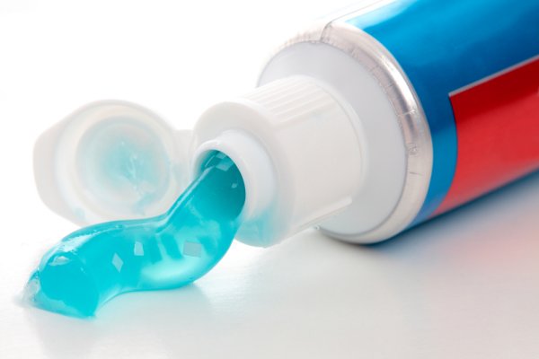 Какая зубная паста лучше - натуральная или обычная? Состав зубных паст
